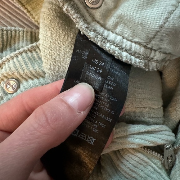 BDG Urban Outfitters High & Wide Corduroy Pants Women's 24 Green High Rise style - Picture 6 of 7